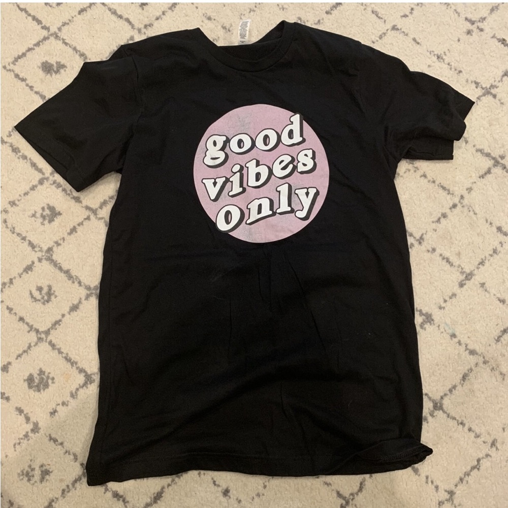 GOOD VIBES ONLY M TShirt | Bella Canvas NWOT